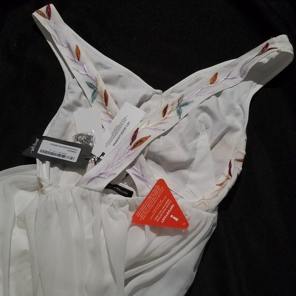 NASTY GAL Spring Summer Embroidered Maxi Dress NWT - Picture 4 of 5